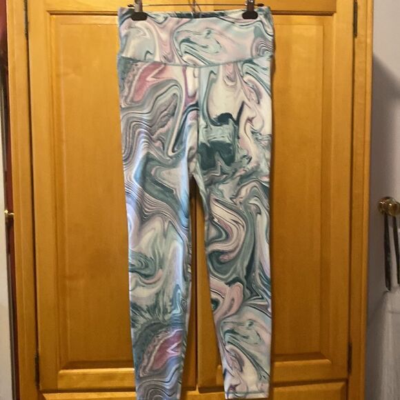 Old Navy High-rise go dry marble design leggings size L - Picture 3 of 5